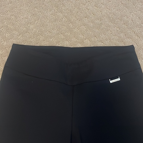 Lilly Pulitzer black pull on slacks - Picture 2 of 6